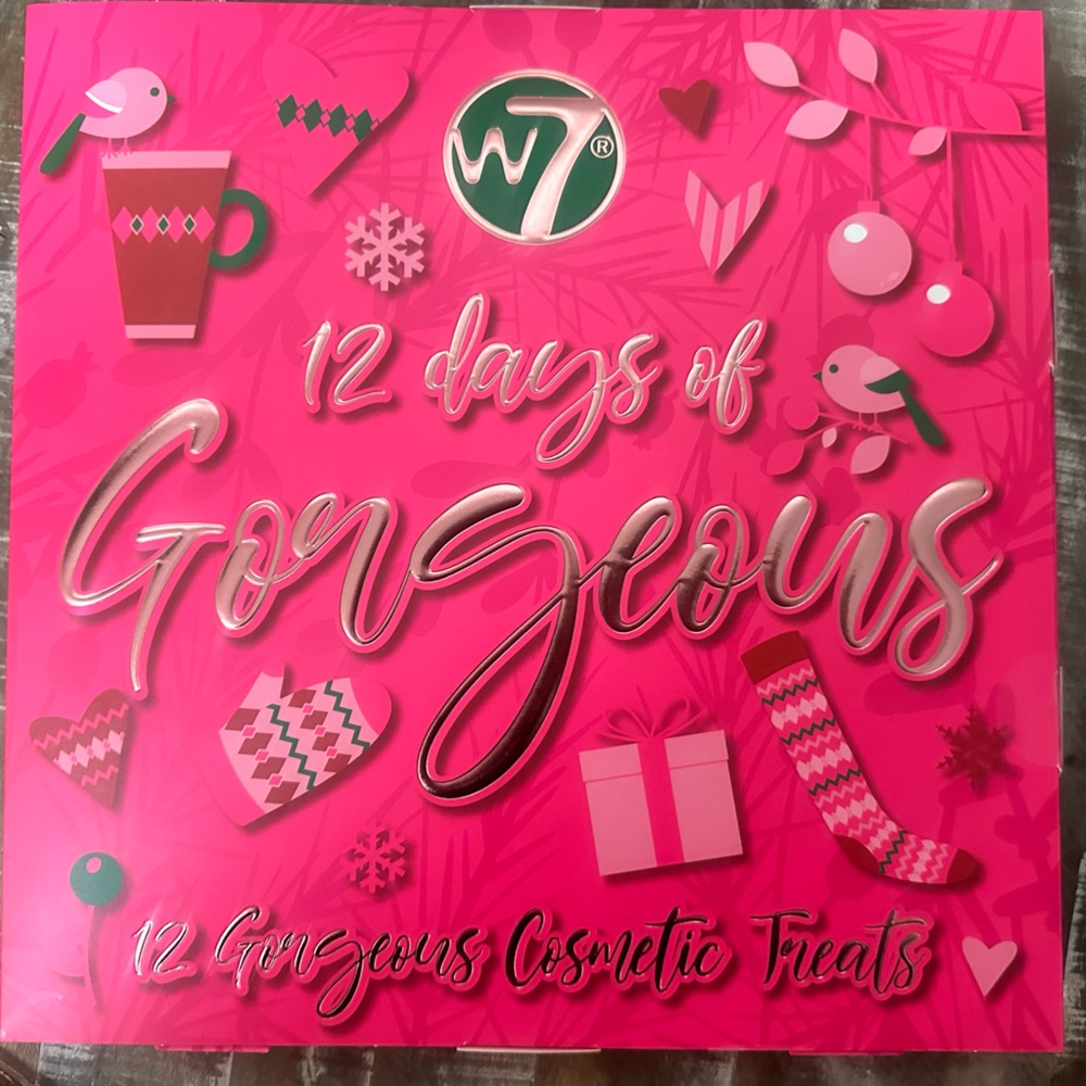 W7 , 12 Items: 12 Days of Gorgeous Cosmetic Treats
